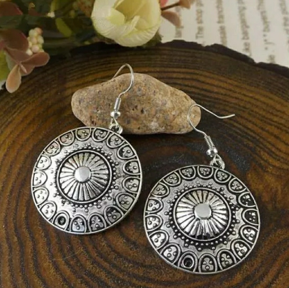 Silver Vintage Drop Earrings🆕💖